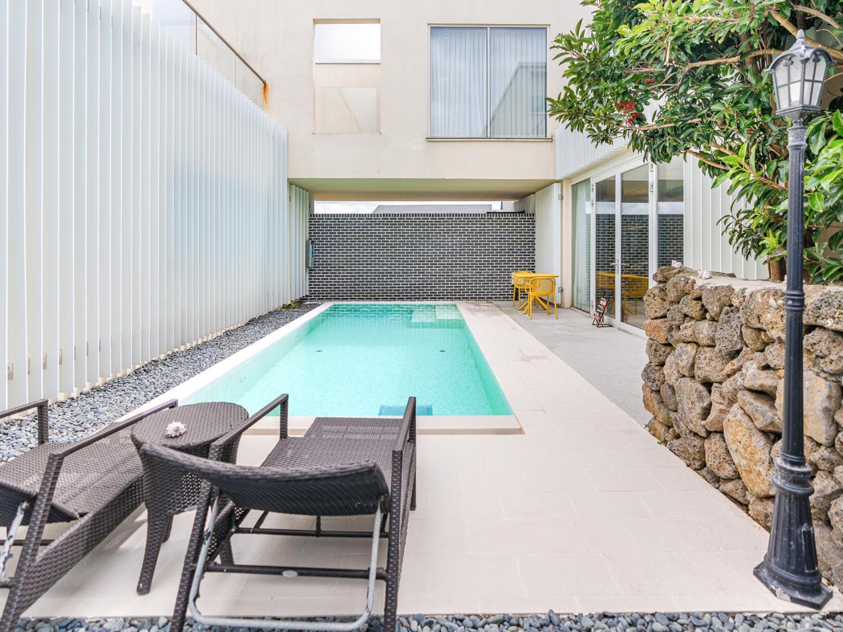 Boutique Pool Villa Namib Jeju Exteriör bild