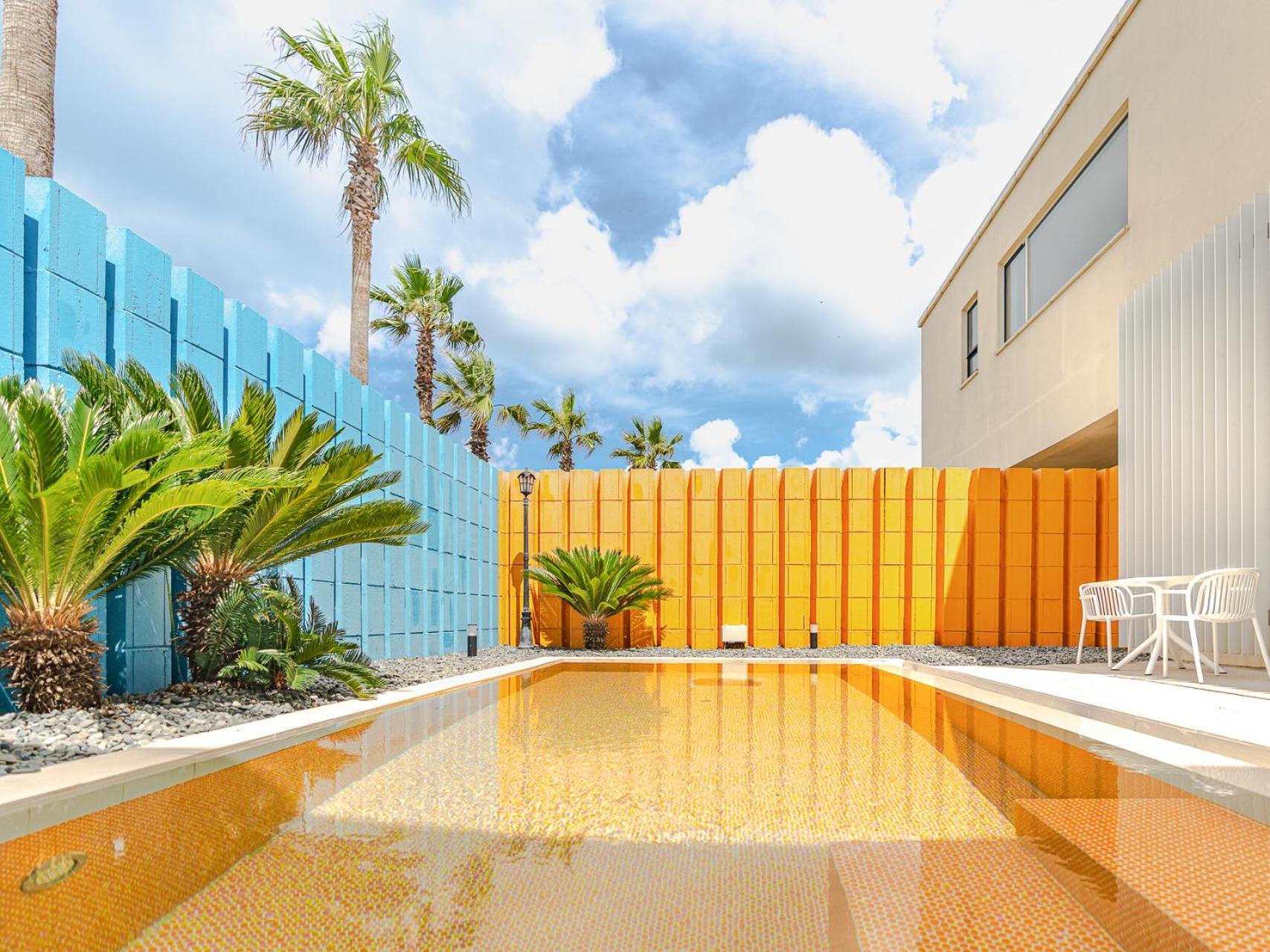Boutique Pool Villa Namib Jeju Exteriör bild