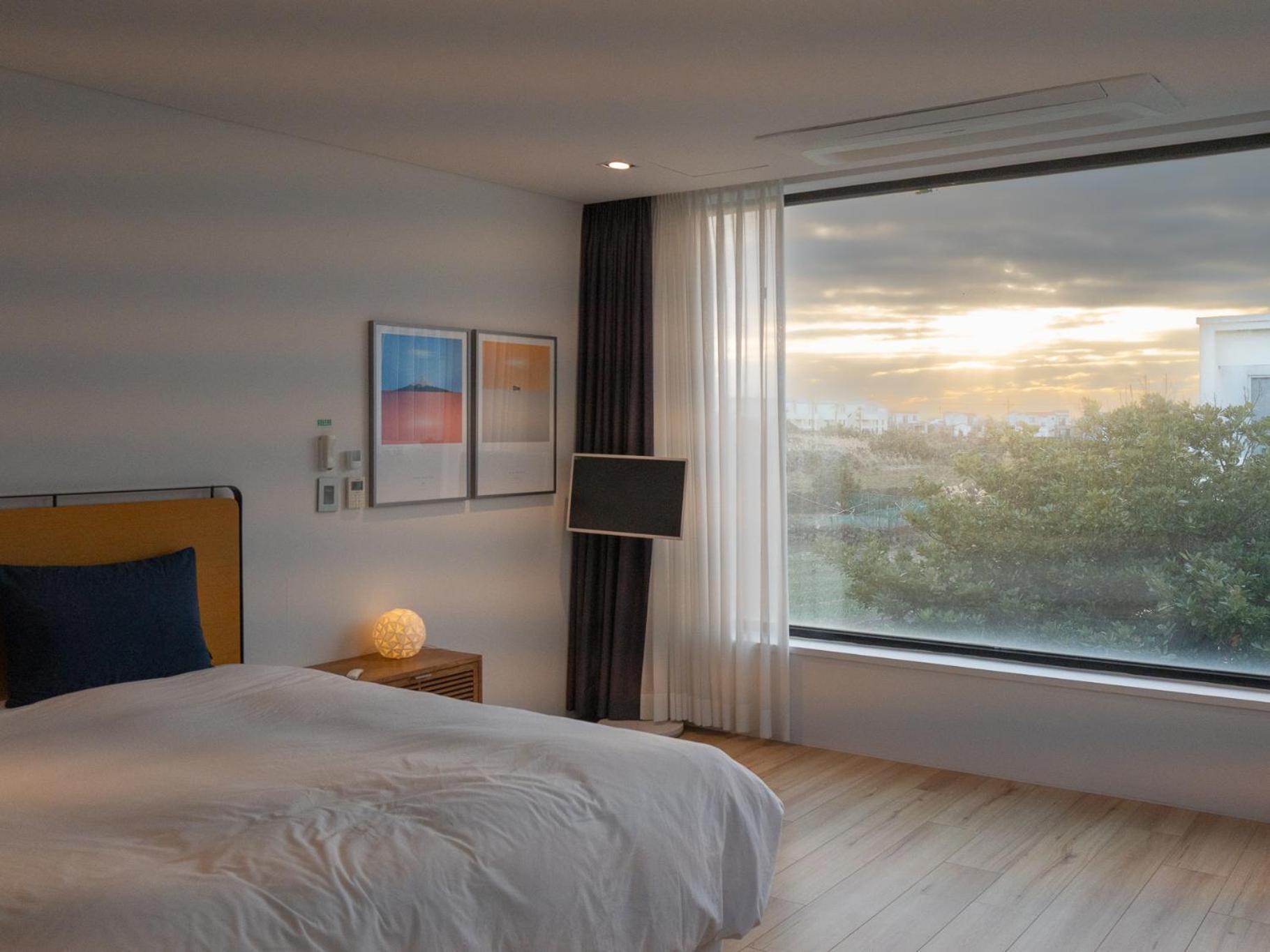 Boutique Pool Villa Namib Jeju Exteriör bild