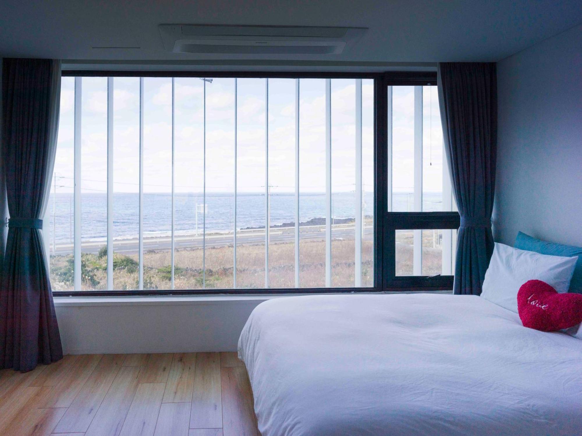 Boutique Pool Villa Namib Jeju Exteriör bild